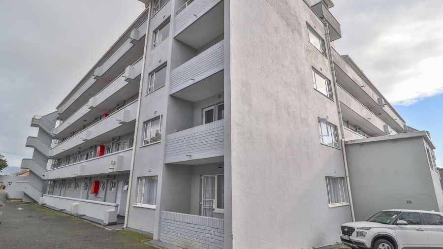 2 Bedroom Property for Sale in Woodstock Western Cape